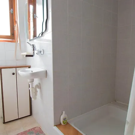 Tridesettri Apartment *