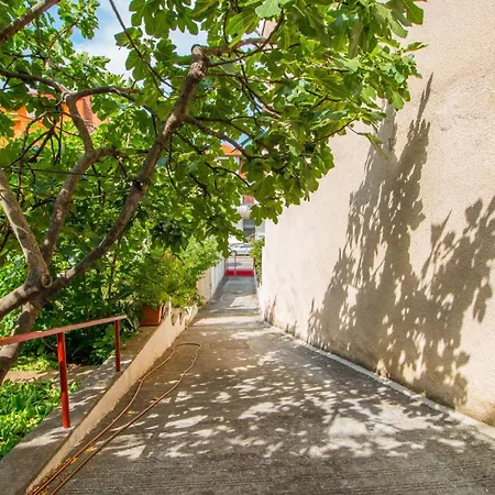 Apartament Tridesettri *