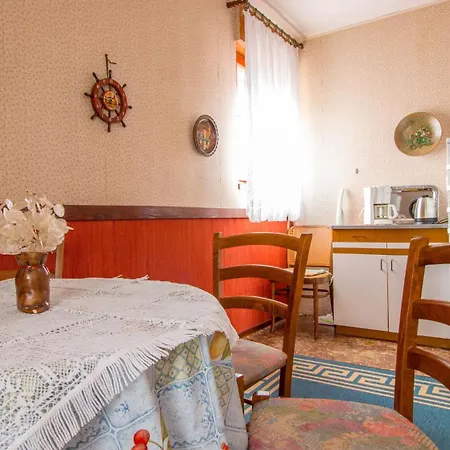 Tridesettri Apartament